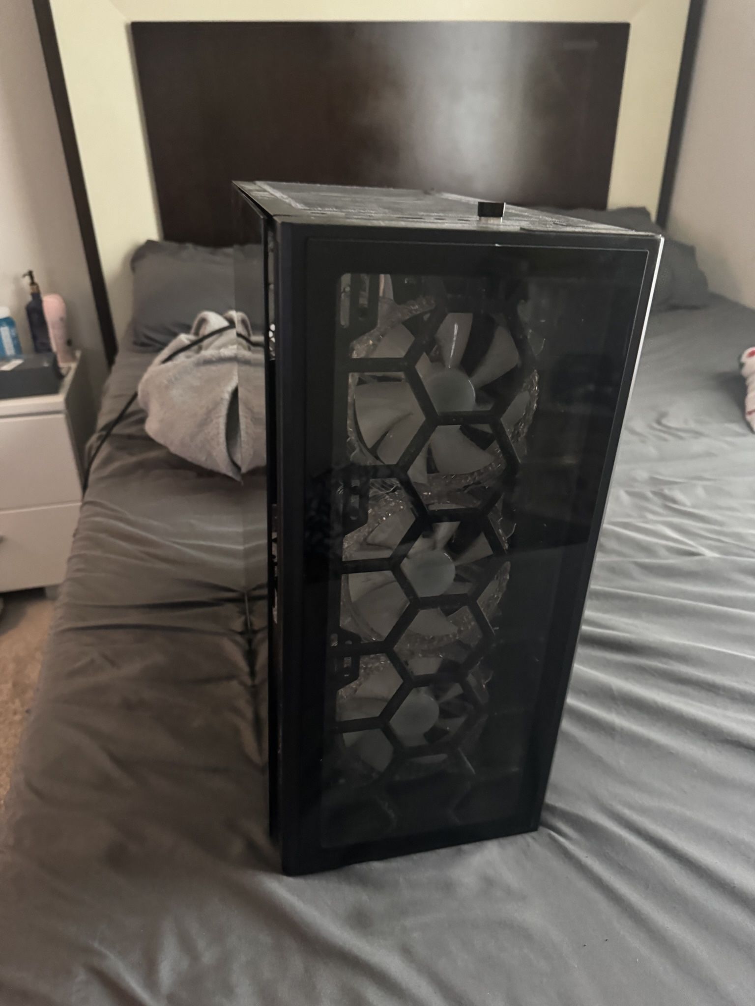 1660 Graphic Pack And 1 Tb Of Storage And 32gb Of Ram And Inteli5