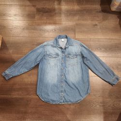 & Denim size S light-wash, oversized denim button-up shirt chest pockets, great condition