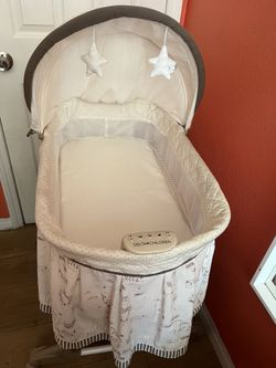 Delta Children Bassinet