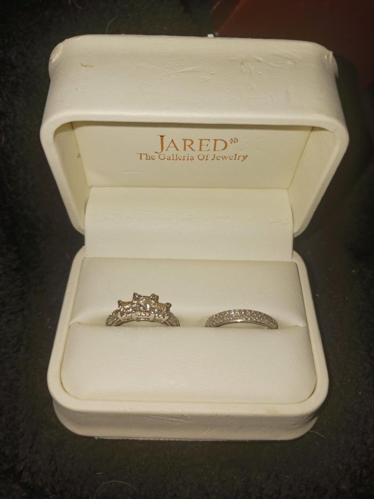 Engagement/wedding Ring Set