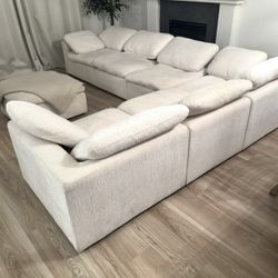 8-10 Sectional Couch 