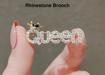 New QUEEN Rhinestone Brooch With Crown.  So Pretty