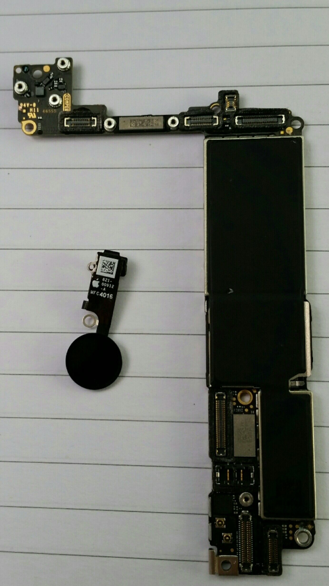 Iphone 7 logic board UNLOCKED
