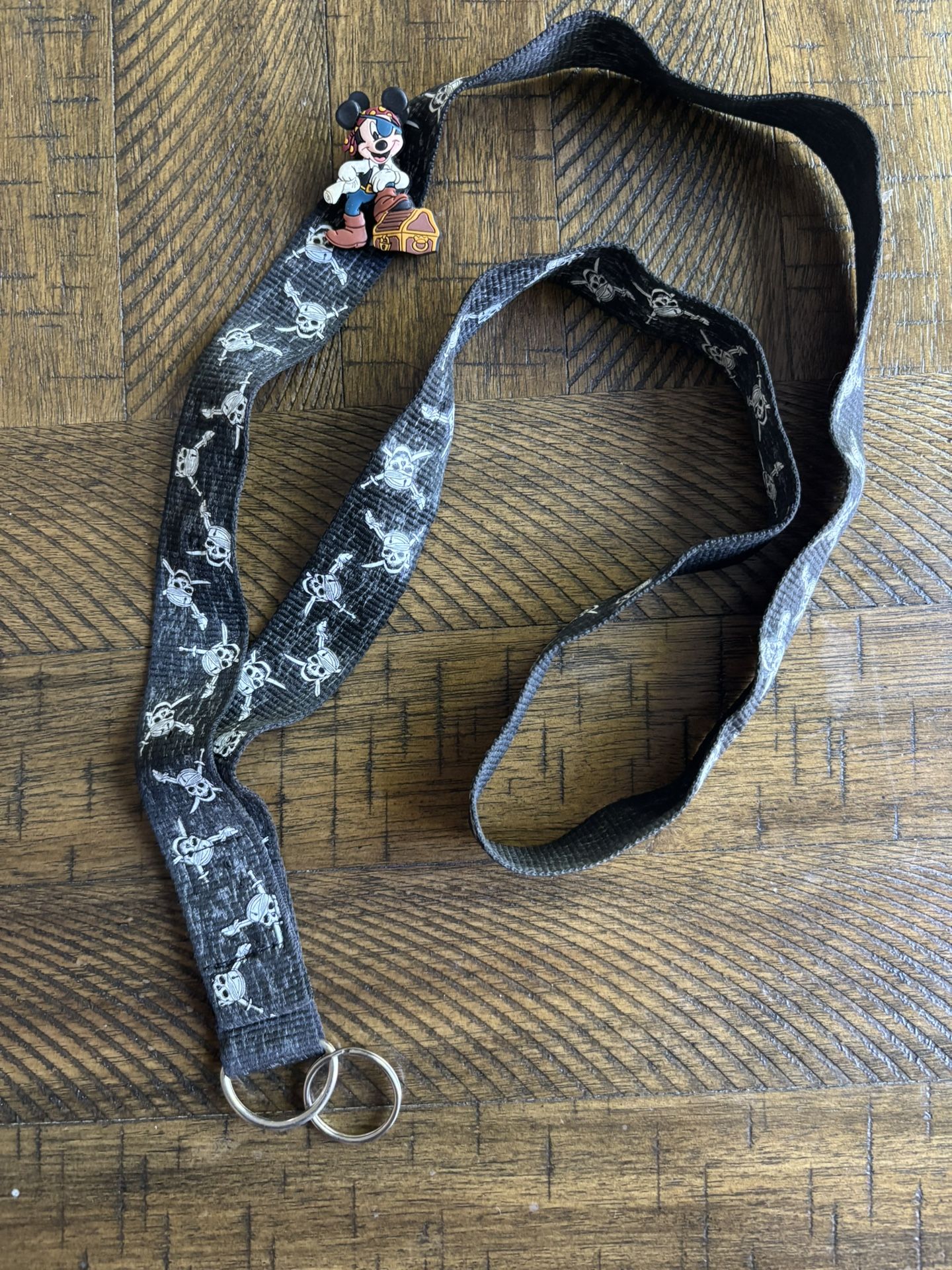 Disney Pirates Of The Caribbean Lanyard And Mickey Pin 