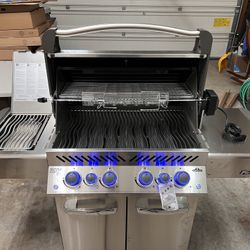 New Napoleon Prestige Grill 