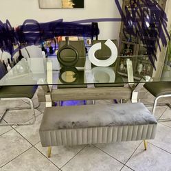 Dinning Table With 4 Chairs 