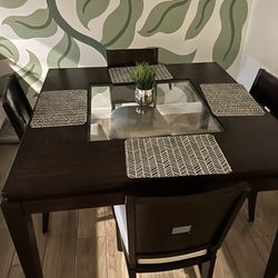 Dining room set with matching end tables 