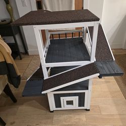 Outdoor cat tree new