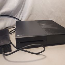 Xbox One - 1 Terabyte Hard Drive ( 780 GB Usable Storage ) - Works Great - No Remote Control