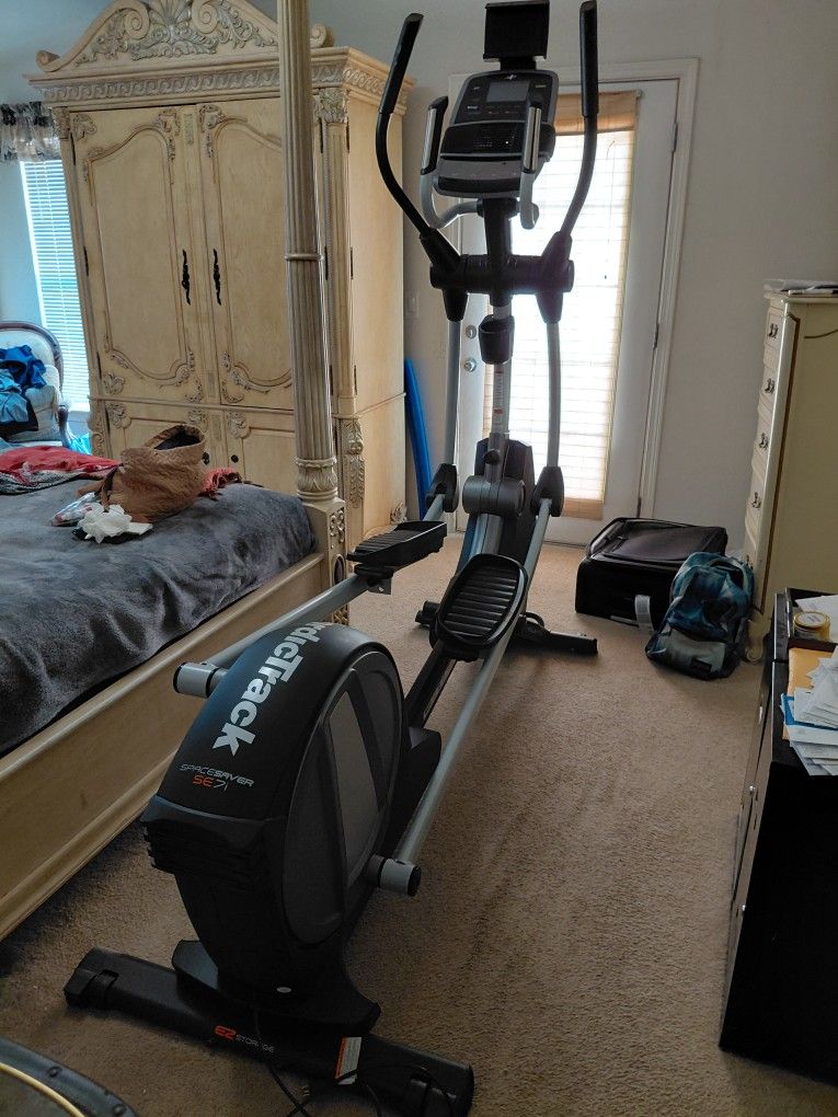 Nordic Track SE 7i Space Saver Eliptical Trainer