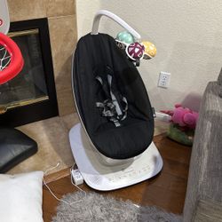 4 Moms MamaRoo