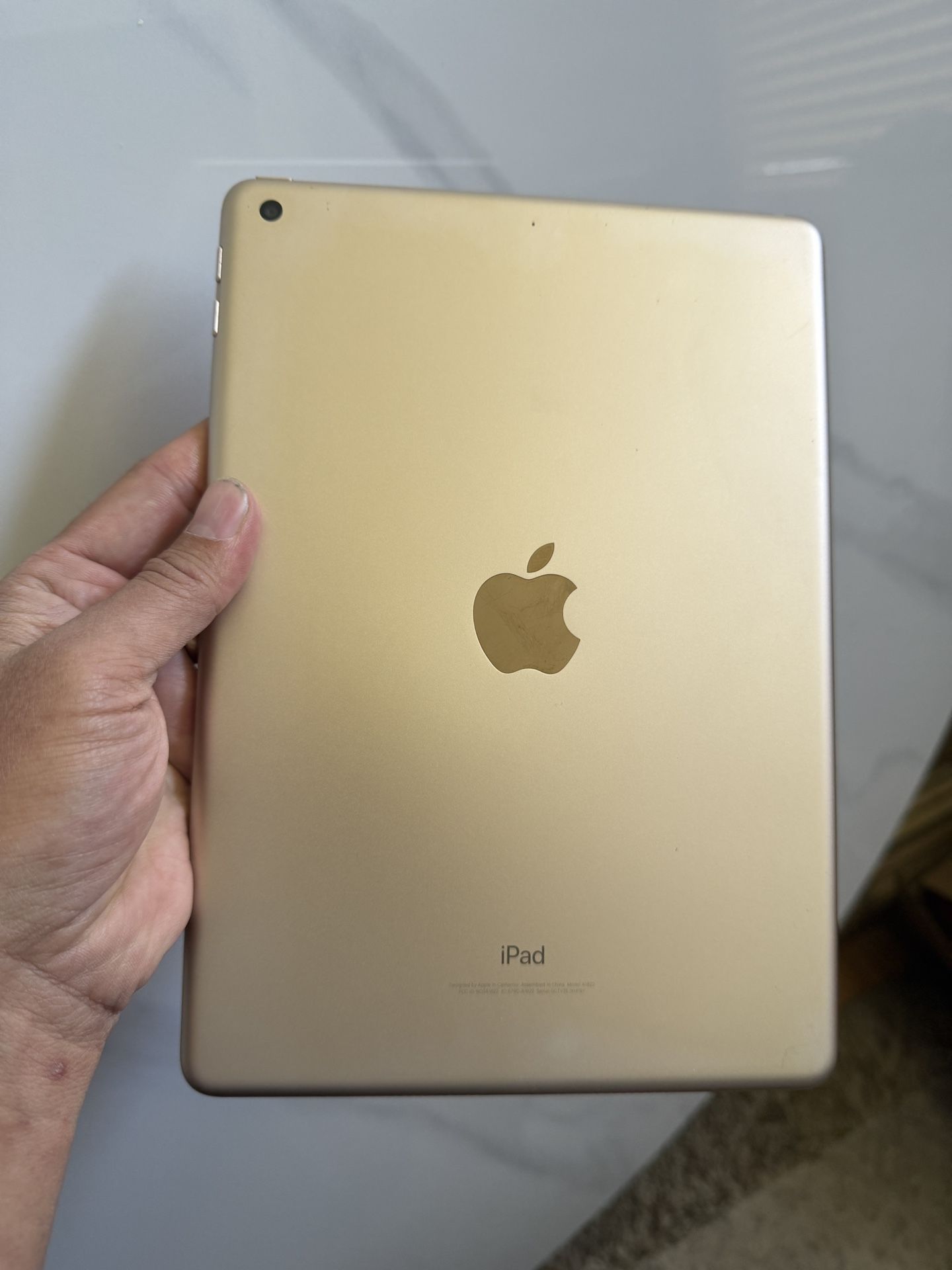 IPad Gen 5 , 128g. So Nice And Still Good