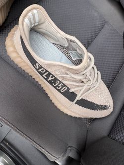 Yeezy 350 V2