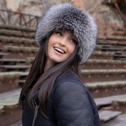 Turn Heads This Winter with a Luxurious Fox Fur Hat