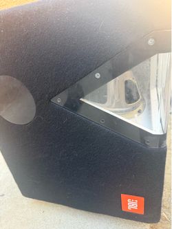 2 12 speakers 4 oem 1000 wattt jbl and Rockwood fosgate