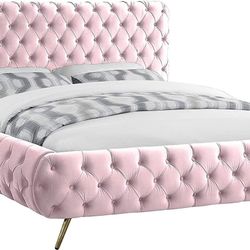 GLAM PINK VELVET TUFTED ACCENTS-CAMA