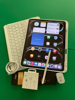 Apple IPad Pro 13”  (M4 chip /OLED display/ 2024 model) 256GB with keyboard, pen & Accessories