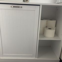 Cabinet Hamper