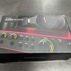Focusrite - Scarlett 2i2 Studio 4th Generation Audio Interface - Red