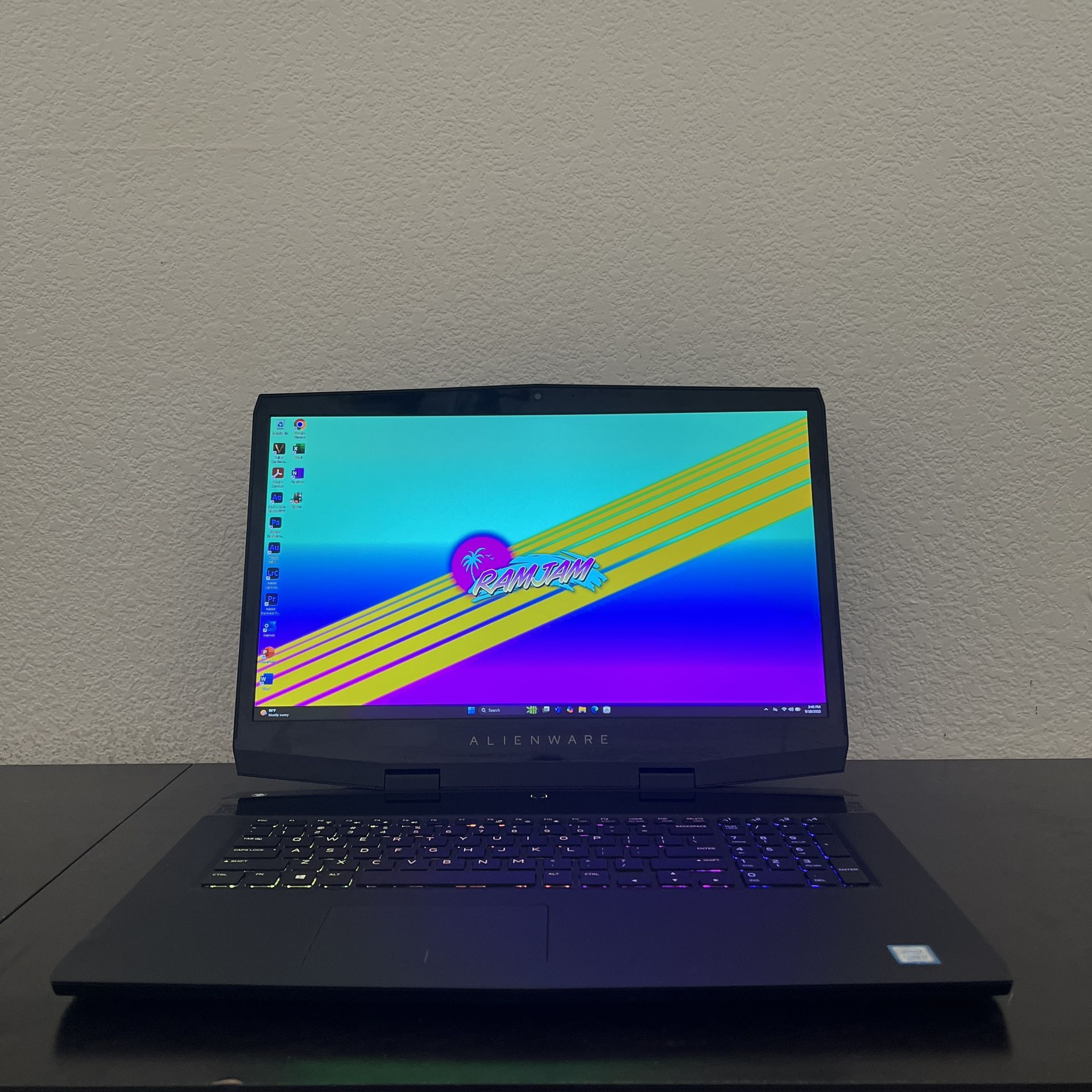 FAST Alienware RTX 2070 Gaming Laptop (i7-8750H, RTX 2070, 32GB RAM, 512GB NVMe, WiFi)