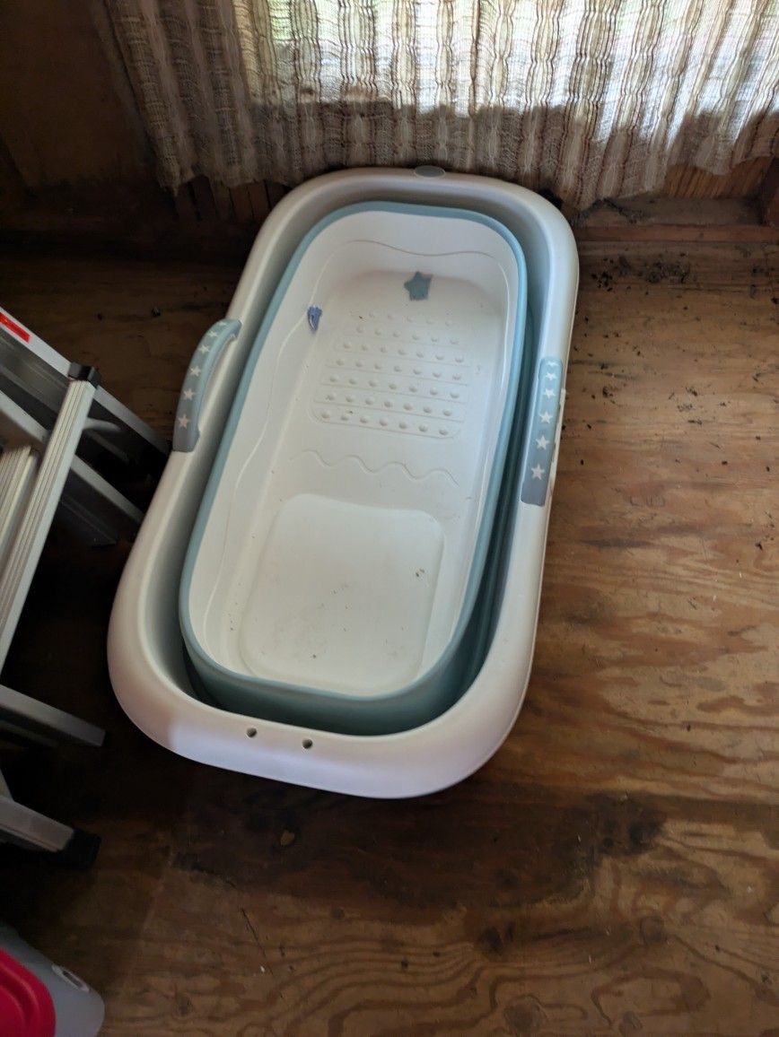 Collapsible Bath Tub