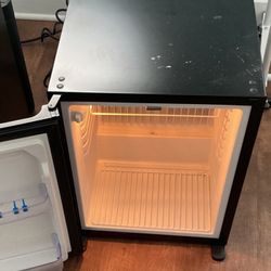 Small Mini Refrigerator $40
