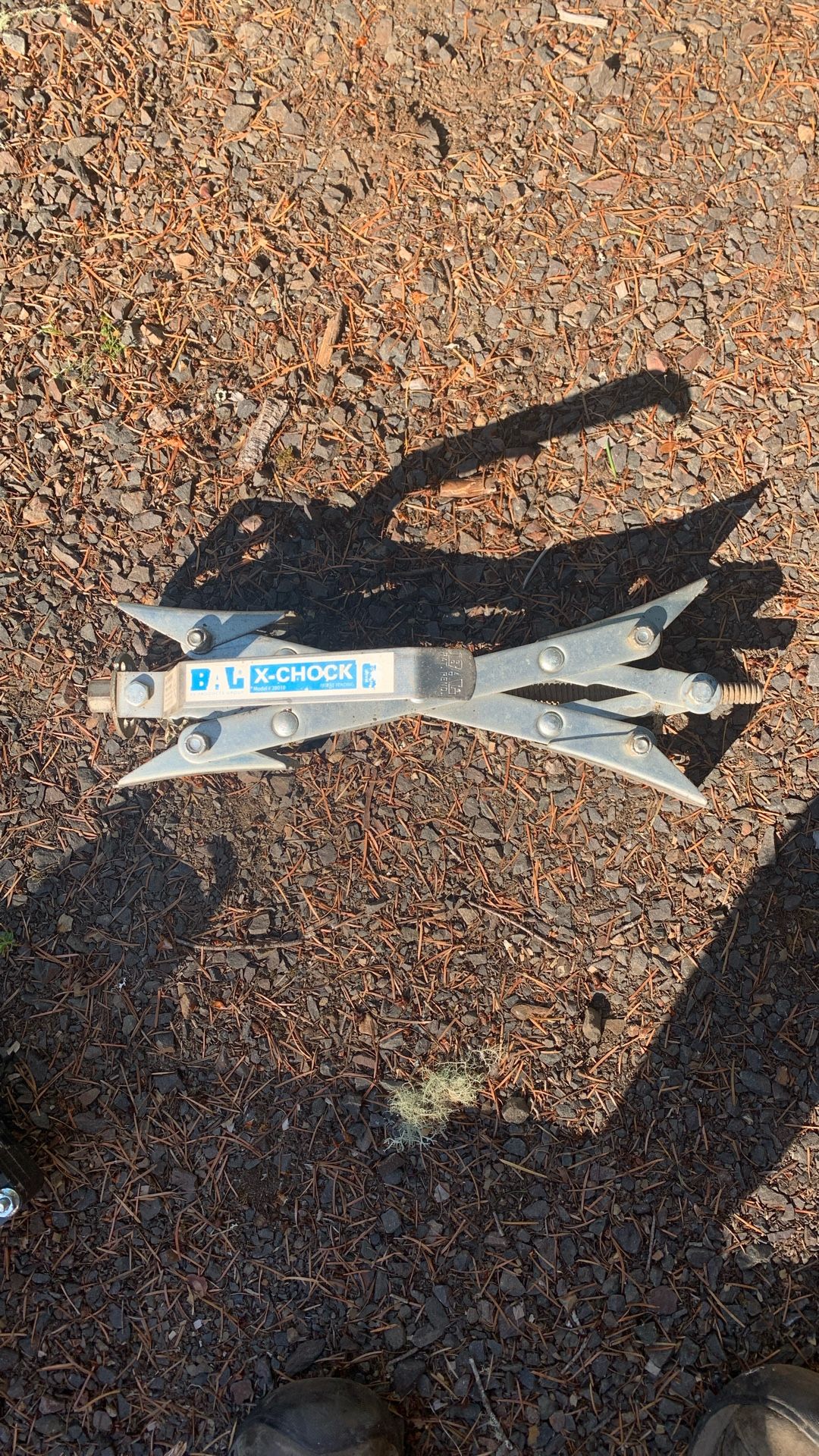 X-chock.