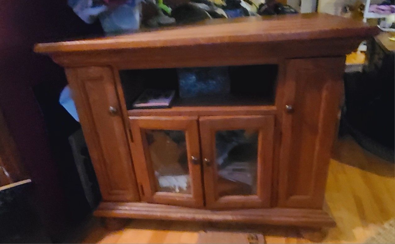 Broyhill Attic Oak Wood Used- Coffee Table and Tv Stereo Cabinet