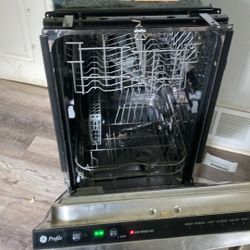 GE DISHWASHER 17x34in