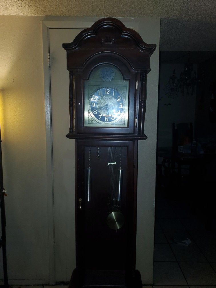 Grandfather Clock ⏰️ 