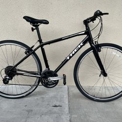 Trek FX 1 Hybrid Bike! Like New, 7 Speed, Medium frame, $499!!!!!!!  