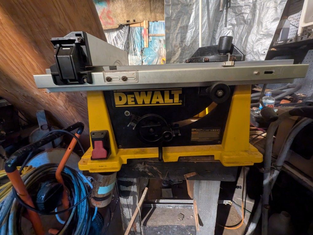 Table Saw 10" Jobsite Saw