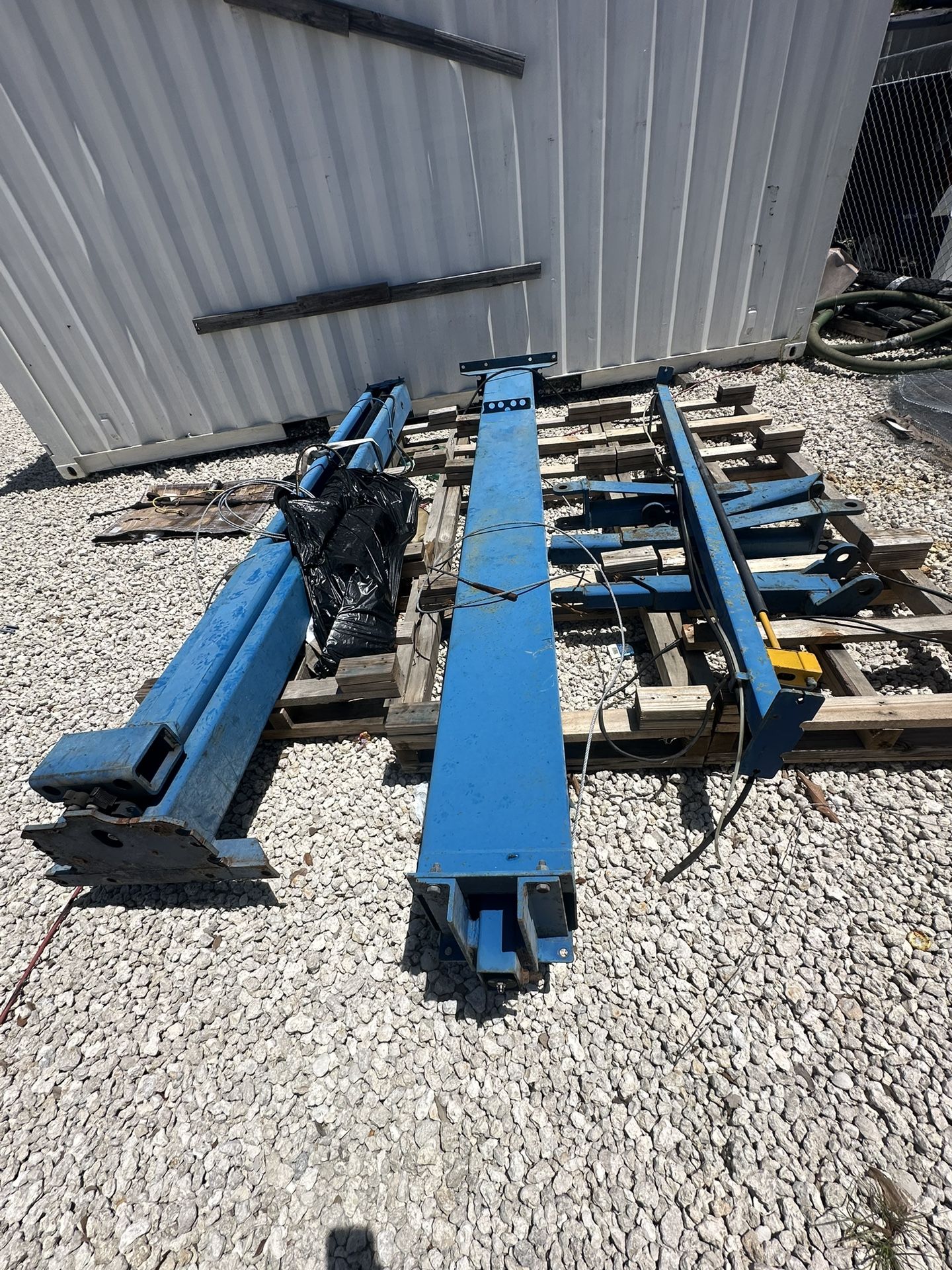 Lift 10.000 LB. Cars And Truck