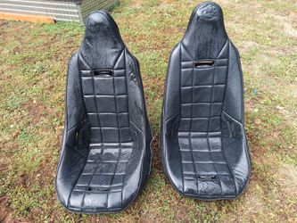 2 racing seats