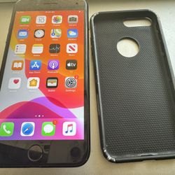 Apple iPhone 7 Plus - 32GB - Jet Black (Unlocked) WITH accessories