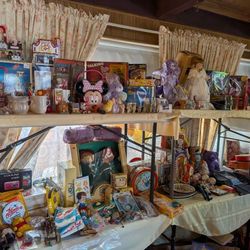 ESTATE-SALE COVINA - vintage Collectibles-Toys, dolls, cards, plates, glassware, cars, mugs