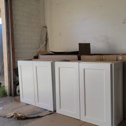2 BRAND NEW WALL KITCHEN CABINETS FOR SALE!  IN EXCELLENT CONDITION 