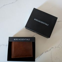 NWT Bosca Essentials Men's BiFold Brown Leather Wallet 