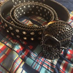black and silver BB Simon belt 