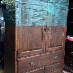 armoire cabinet Good Condition