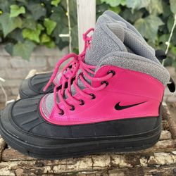 Kid’s Nike ACG Boots Size 5Y
