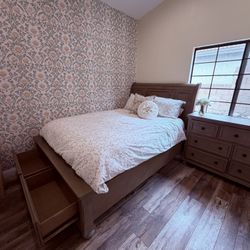 Queen Bedroom Set