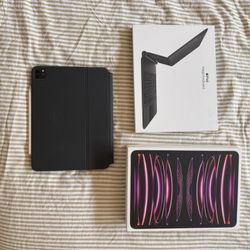 iPad Pro 11 Inch (4th Gen) WiFi & Cellular With Accessories 