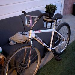 2021 White Crimson 29er Goon.