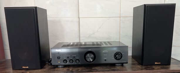 Amplifier With Speakers