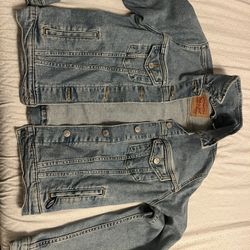 Women Levi Denim Jacket 