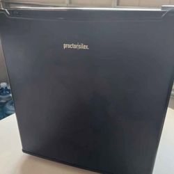 Proctor Silex Compact Refrigerator 