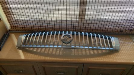 2007 Mercury Montego grill