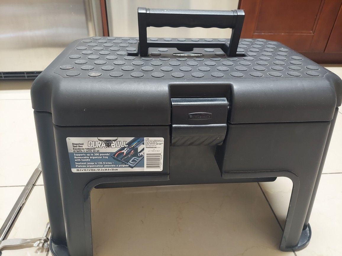 Rubbermaid Durabull  Stepstool Tool Box 20.2” x 13.7” x 13”D with Tools
