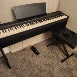 Yamaha P-125 digital piano/piano/keyboard
